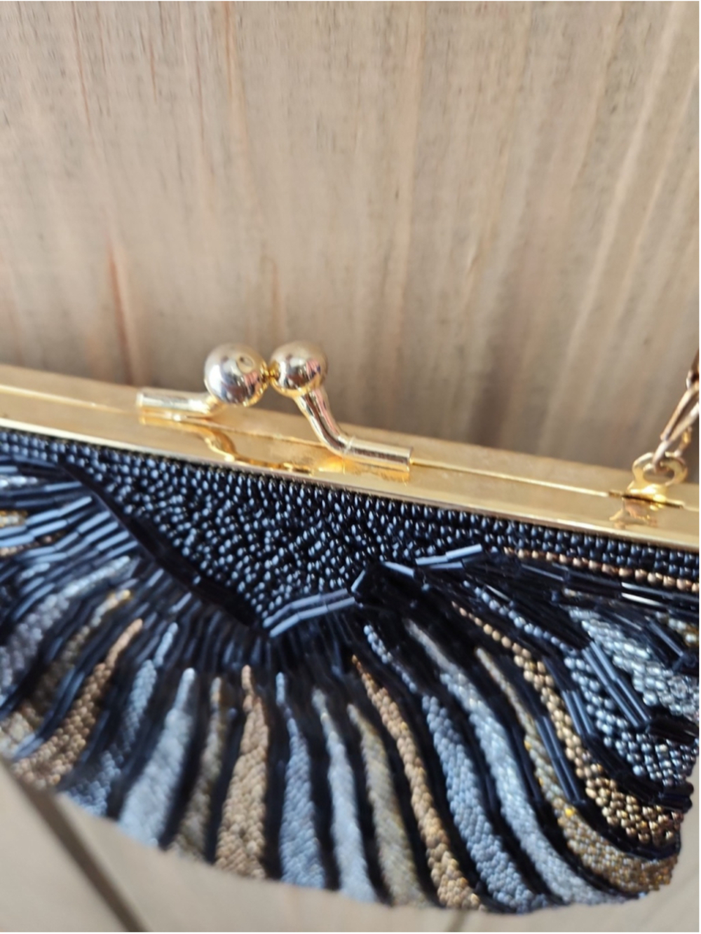 Parisian Signature Vintage Beaded Clam Shell Kiss Lock Evening Purse - Picture 2 of 11